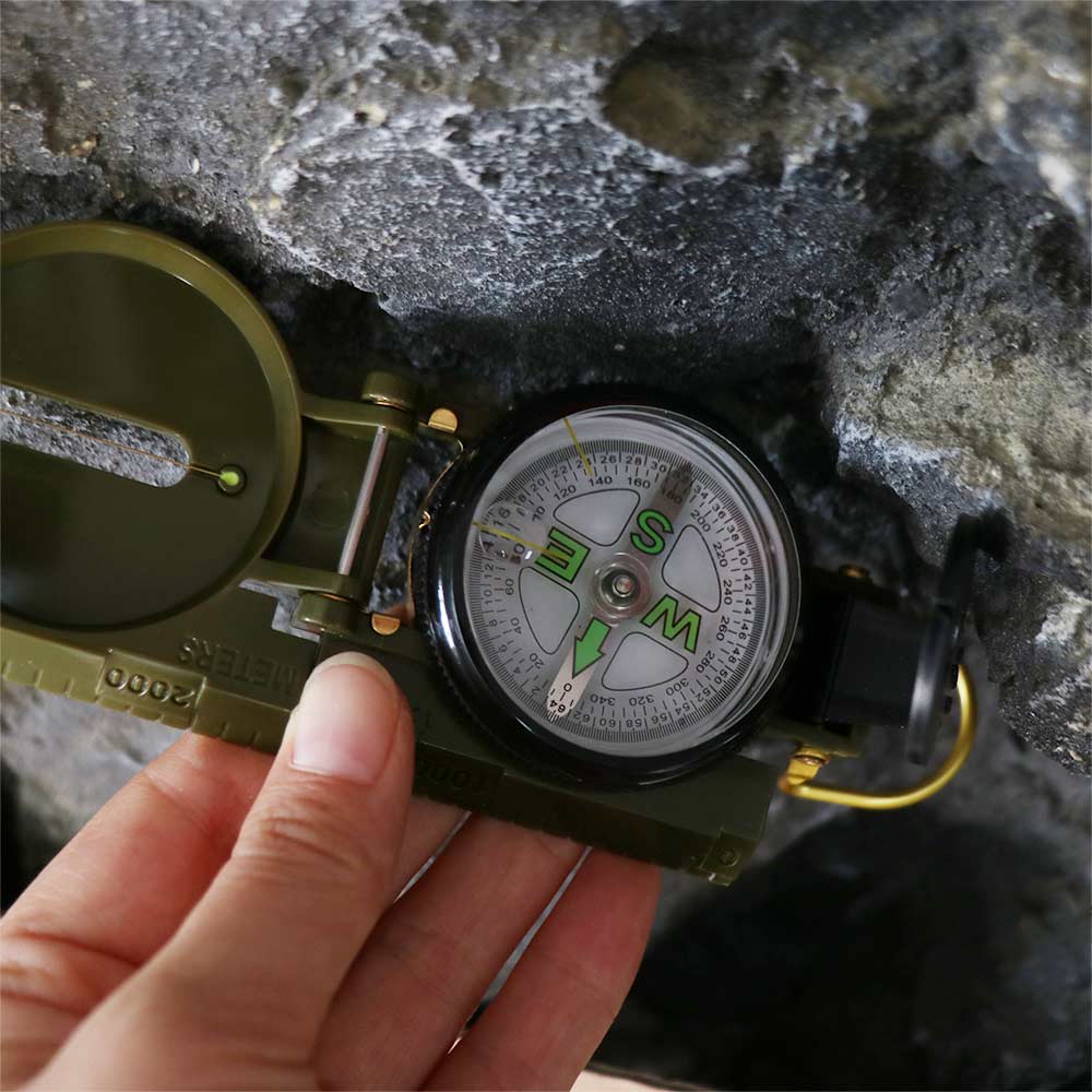 Водонепроницаемый профессионал – обзор и цена Compass Lensatic